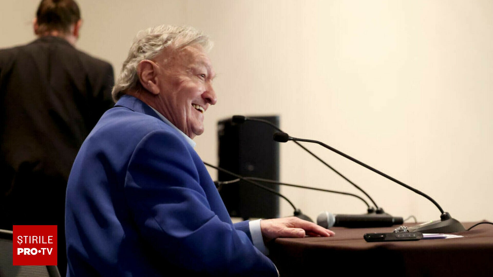 Moartea lui Erich von Daniken: Pionierul teoriilor extraterestre la 90 de ani Scriitorul elvețian Erich von Daniken, cunoscut pentru teoriile sale controversate despre extratereștri și influența acestora asupra civilizațiilor antice, a decedat sâmbătă, la vârsta de 90 de ani