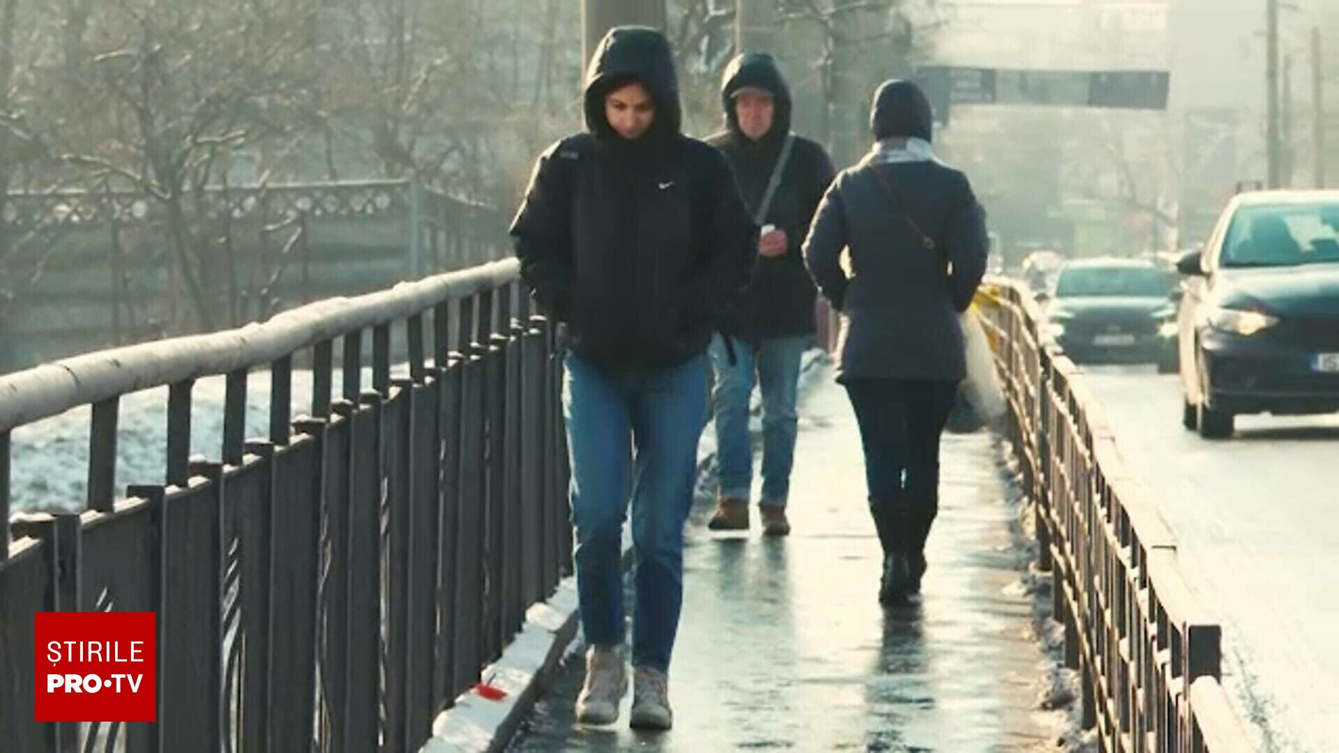 Gerul sever afectează România: temperaturi record și situații de urgență Temperaturile de ger extrem au pus stăpânire pe mari părți din România, cu valori extrem de scăzute în special în zona Moldovei