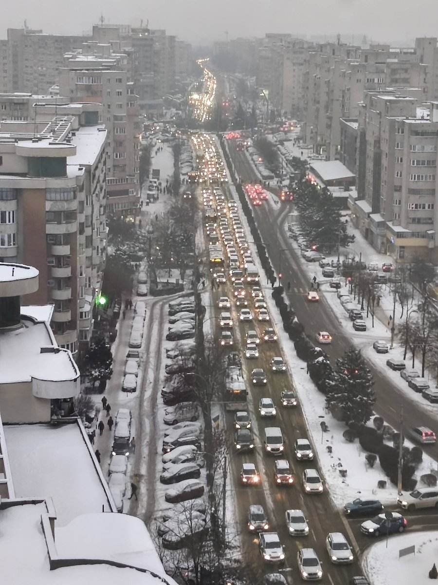 Metroul: refugiu sigur în vreme de ninsoare și polei