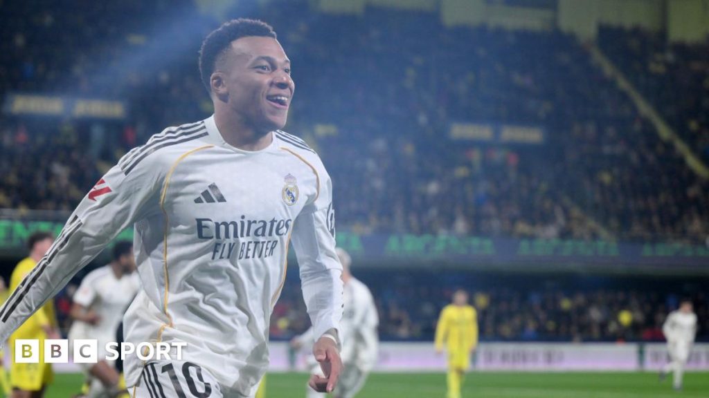 Real Madrid preia conducerea în La Liga după victoria împotriva Villarreal Real Madrid a obținut o victorie importantă în cursa pentru titlul de campion al Spaniei, depășind Barcelona în fruntea clasamentului după un succes concludent cu 2-0 în fața celor de la Villarreal