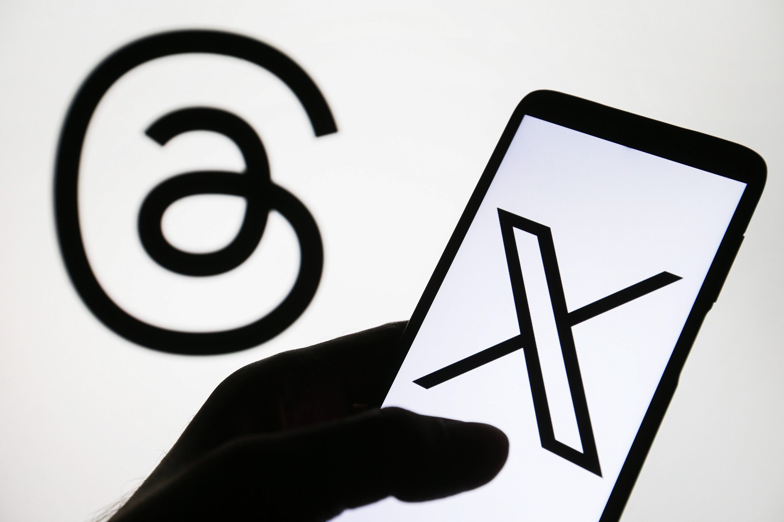 Threads depășește X în numărul de utilizatori activi pe mobil, dar rămâne în urma platformei rivale în trafic web Într-un context din ce în ce mai agitat pentru rețelele sociale, platforma Threads, dezvoltată de Meta, continuă să înregistreze o creștere impresionantă pe cea mai importantă piață – cea mobilă