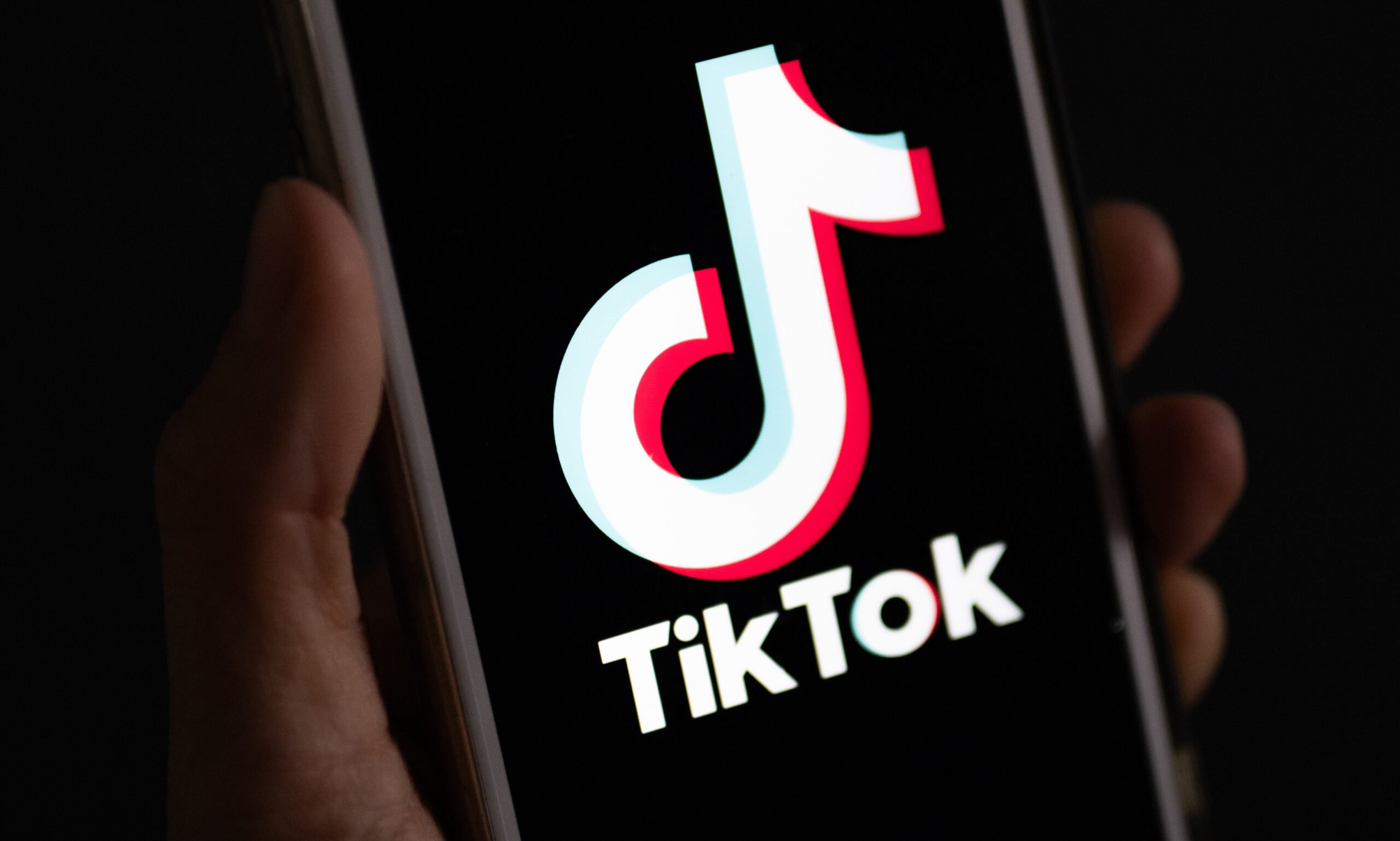 TikTok introduce instrumente de monitorizare a vârstei în Europa pentru a răspunde presiunilor crescânde din partea autorităților de reglementare, în condițiile în care platforma încearcă să-și asigure conformitatea cu normele din domeniul protecției datelor personale