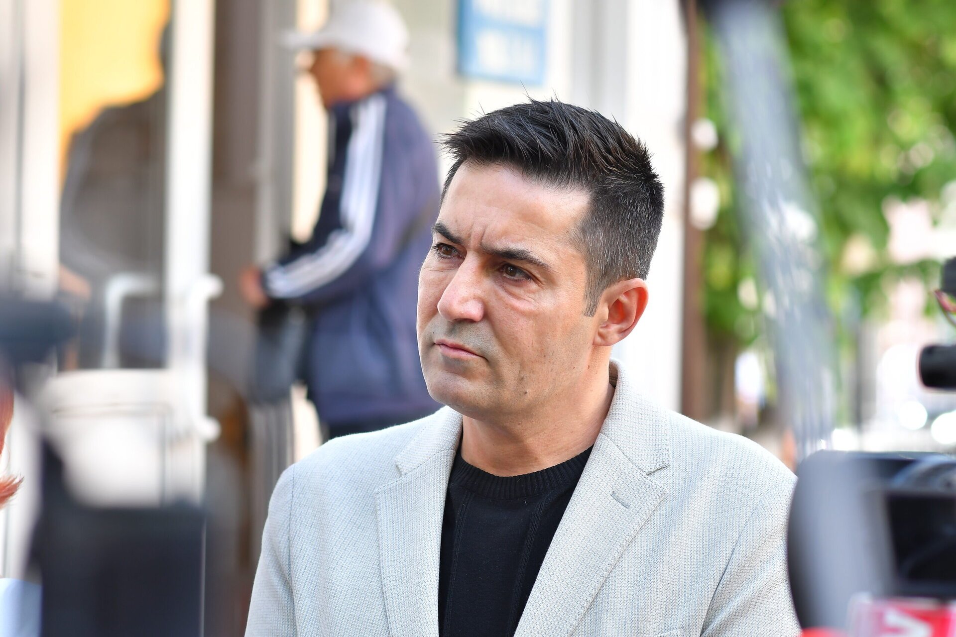 PSD își reevaluează rolul în guvernare: Consultări interne și posibile schimbări de lideri Claudiu Manda, secretarul general al Partidului Social Democrat (PSD), a declarat că formațiunea sa desfășoară consultări interne pentru a decide viitorul parteneriatului cu PNL și USR