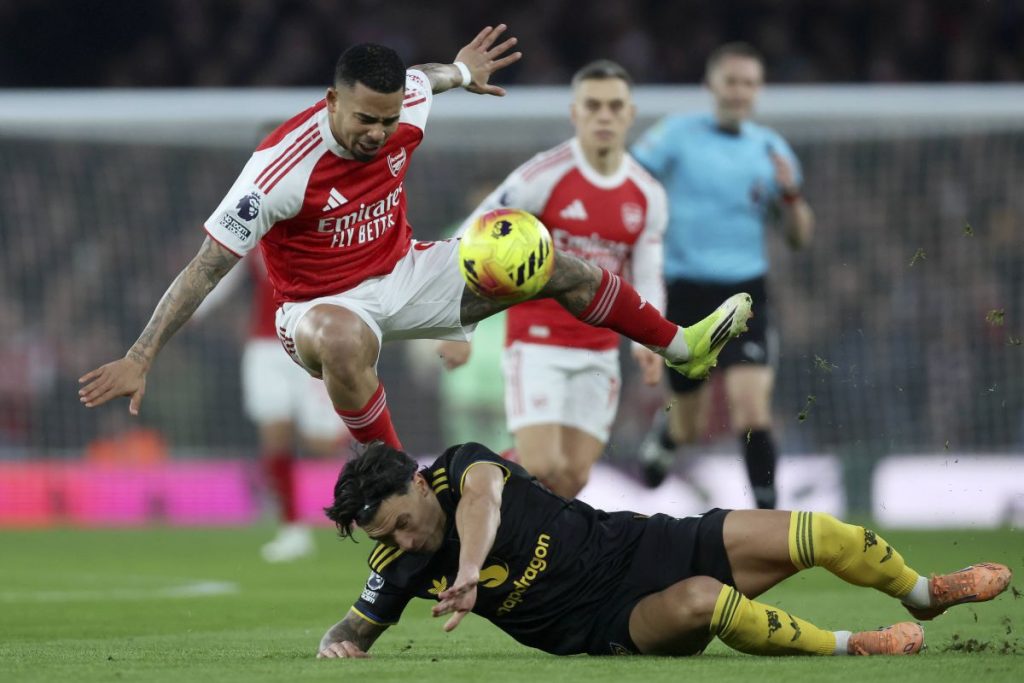Arsenal si Manchester United, egalitate în confruntarea de pe Emirates Stadium Arsenal și Manchester United au încheiat la egalitate, scor 1-1, partida din runda cu numărul 23 a Premier League, disputată duminică pe terenul „tunárilor”