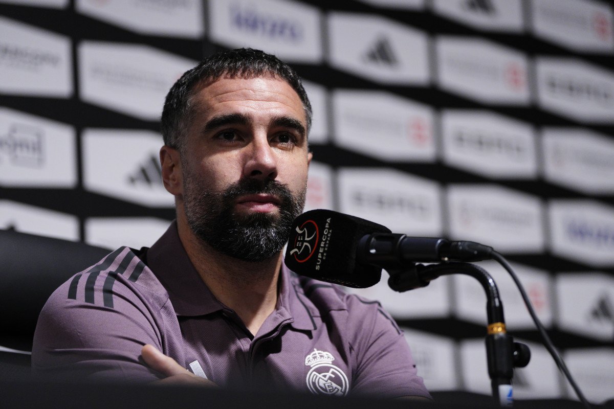 Barcelona și Real Madrid se pregătesc pentru finala Supercupei Spaniei la Jeddah Duminică, pe 11 ianuarie, Barcelona va înfrunta Real Madrid în finala Supercupei Spaniei, programată la King Abdullah Sports City din Jeddah, Arabia Saudită