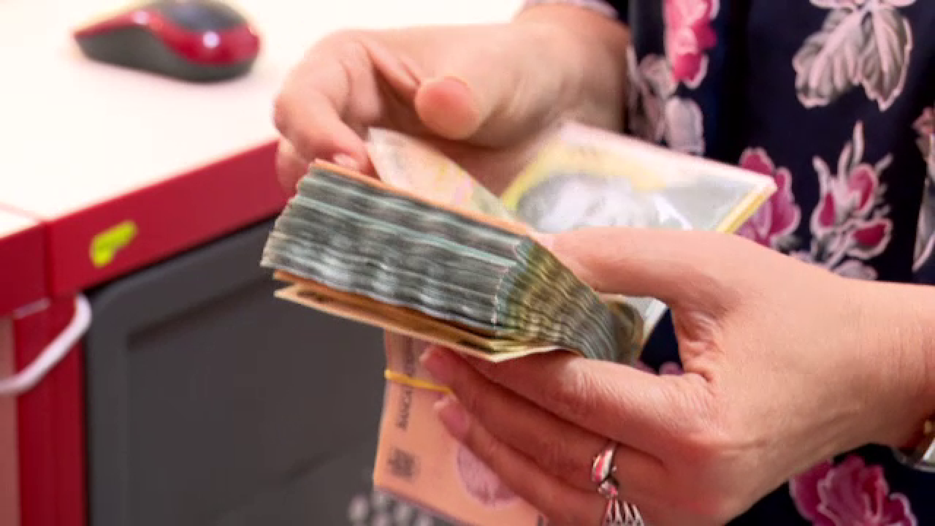 ANAF anulează datoriile la buget pentru numeroși români. Vezi dacă te încadrezi în plafon