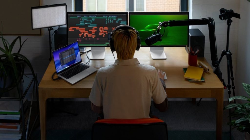 Apple își extinde agresiv portofoliul de servicii și introduce un nou pachet dedicat creatorilor de conținut, o mutare așteptată de mult timp de către utilizatorii și profesioniștii din domeniu