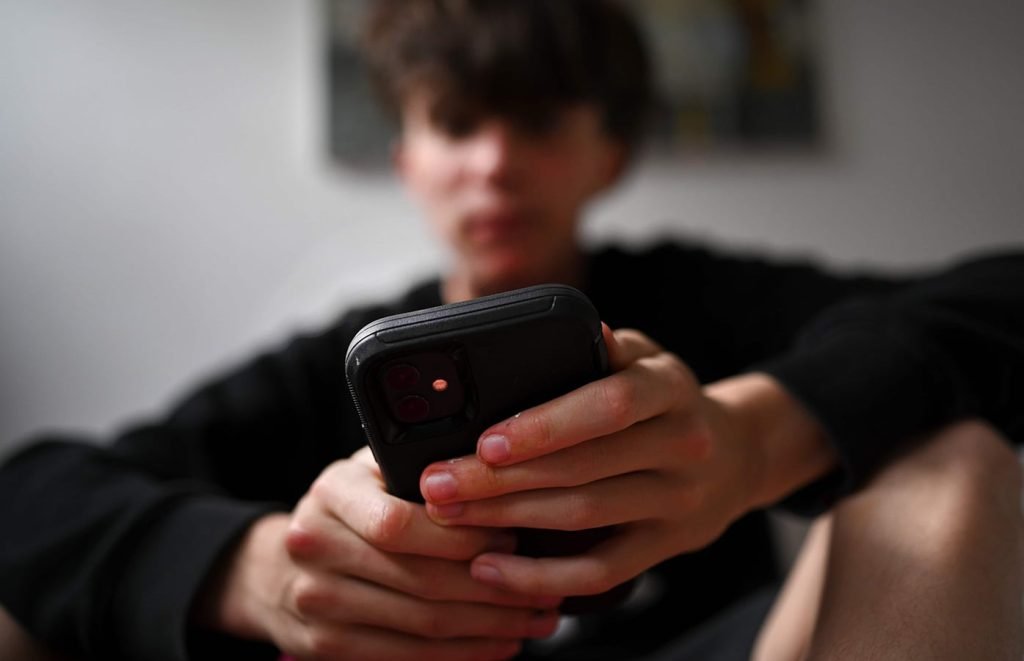 Australia a luat o decizie radicală, considerată una dintre cele mai dure din lume în privința restricțiilor asupra accesului minorilor la platformele de social media