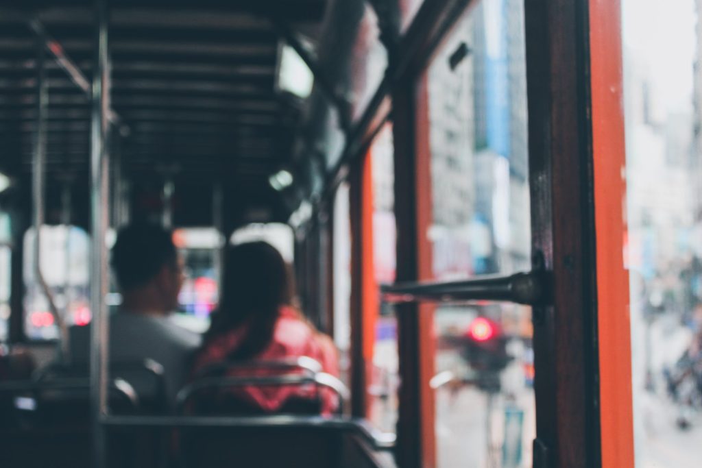 Primarul Bibarț propune transport gratuit în Arad, PNL: „Costul, plătit de arădeni”