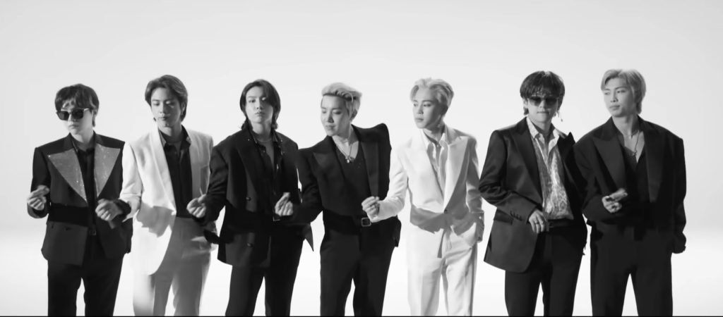 BTS lansează album în martie înaintea turneului mondial