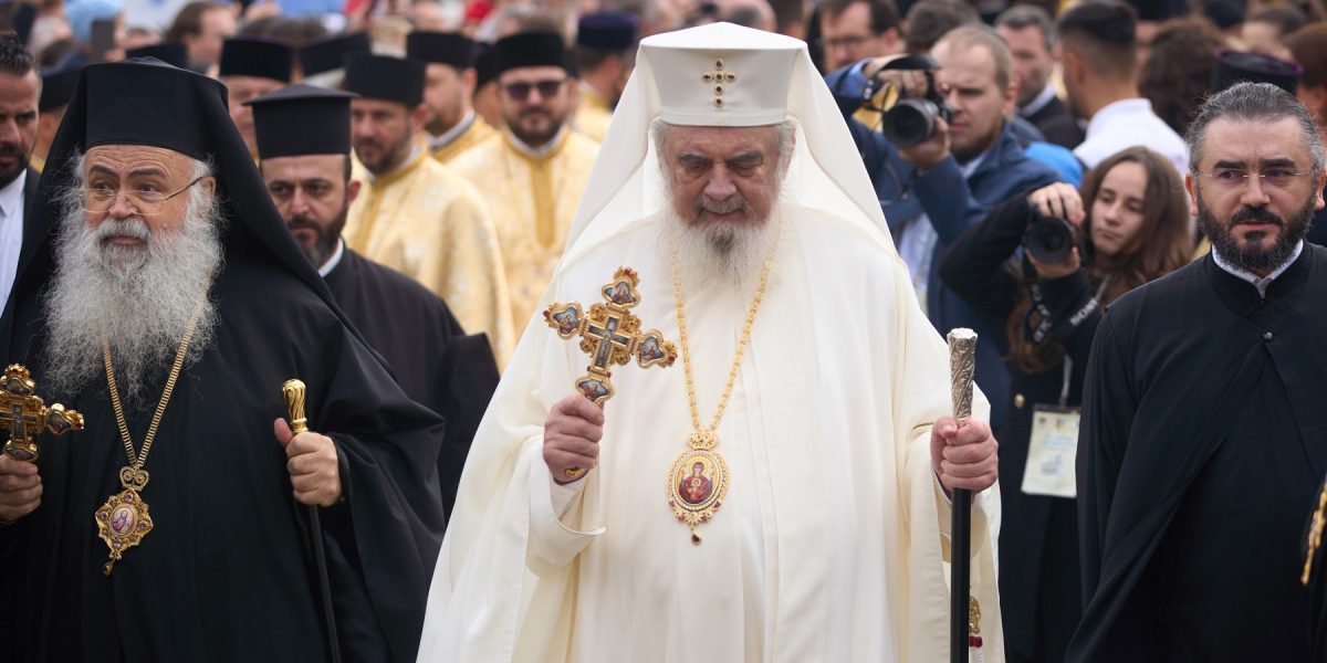 Slujbă de Bobotează la Catedrala Patriarhală din București, ținută de PF Daniel. Se vor distribui 10.000 de litri de Agheasmă Mare