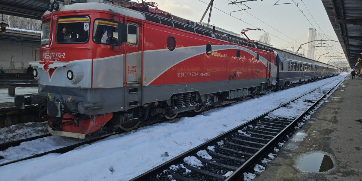 De ce a întârziat 10 ore trenul Budapesta – București. Explicațiile CFR Călători