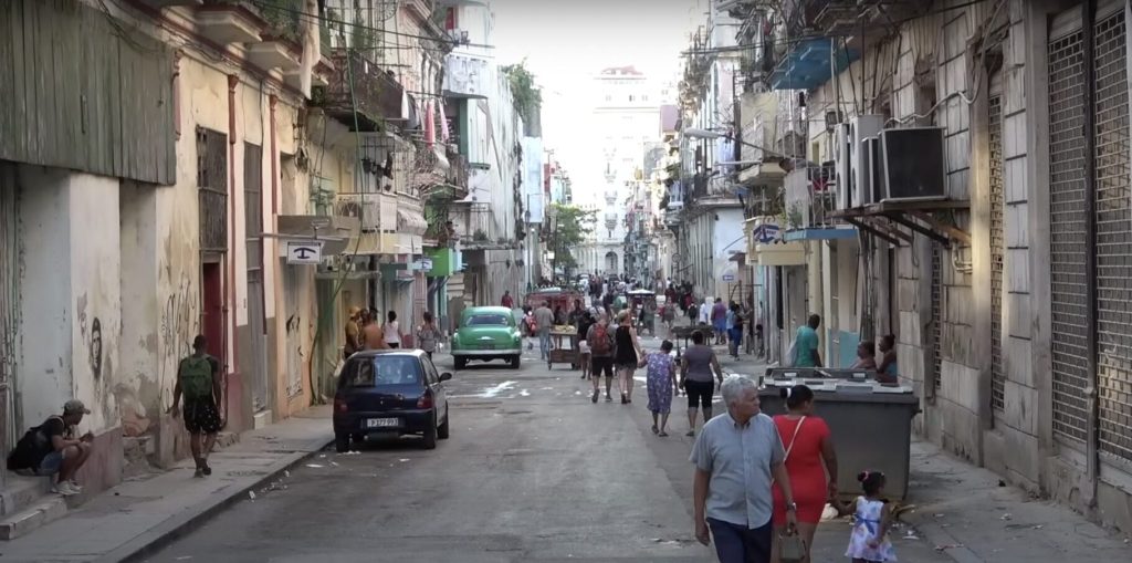 Venezuela își reafirmă solidaritatea cu Cuba în fața sancțiunilor americane, criticând măsurile punitive impuse de Washington Venezuela, un aliat istoric al Cubei în cadrul blocului socialist, a ieșit vineri cu o declarație fermă de solidaritate față de insula caribbeană, criticând dur noul pachet de sancțiuni și măsuri protective adoptate de administrația americană