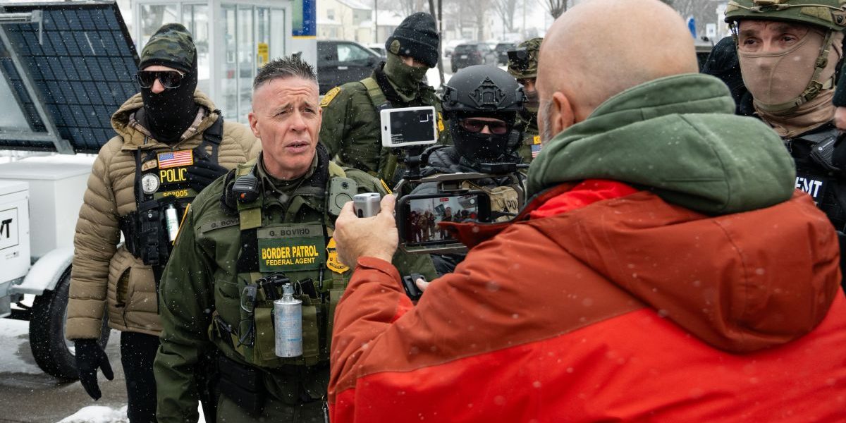 Chefe-da-Patrulha-de-Fronteira-dos-EUA-fala-para-live.jpg - StiriAlese