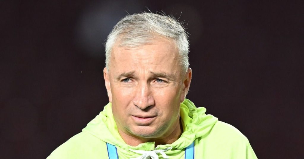 Beatrice-Chelsea: invitație la derby-ul din semifinalele Carabao Cup Beatrice-Chelsea, una dintre fiicele fostului mare fotbalist Dan Petrescu, a fost invitată să asiste la semifinala din Carabao Cup dintre Chelsea și Arsenal, meci programat astăzi, cu începere de la ora 22:00, pe stadionul Stamford Bridge