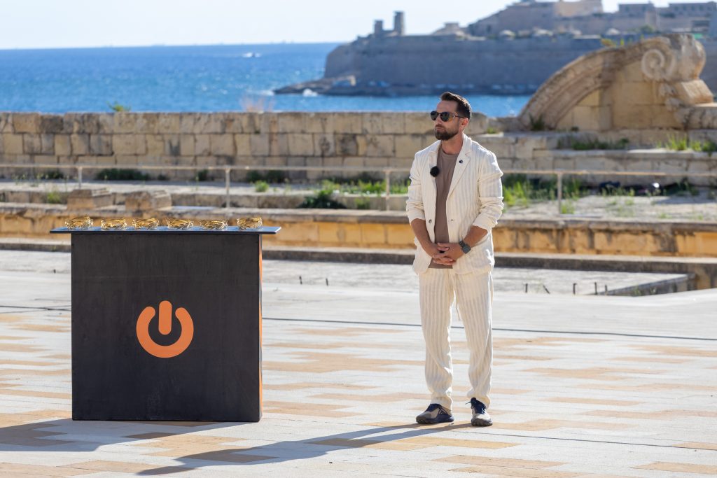Duelul vedetelor la PRO TV și Antena 1: Cine va cuceri audiențele în 2023? În această seară, telespectatorii români sunt invitați la un nou duel al audiențelor, cu două emisiuni de succes pregătite pe cele mai mari posturi de televiziune din țară