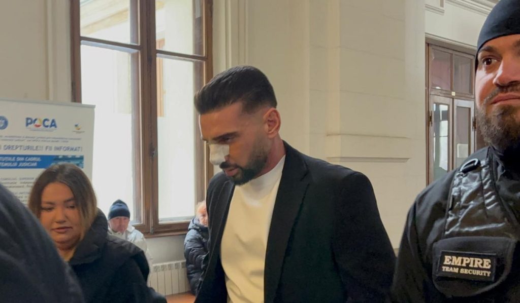 Vloggerul Dorian Popa, prezent luni la Curtea de Apel București, se află în fața justiției pentru recursul în cazul procesului în care este acuzat de conducere sub influența drogurilor