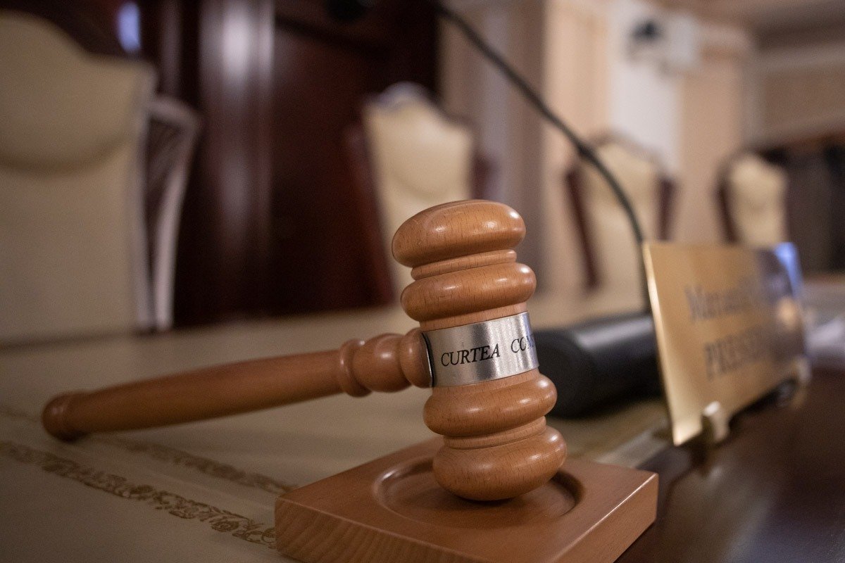 CCR decide că legea privind încetarea activității polițistului judiciar după retragerea avizului DIICOT este neconstituțional