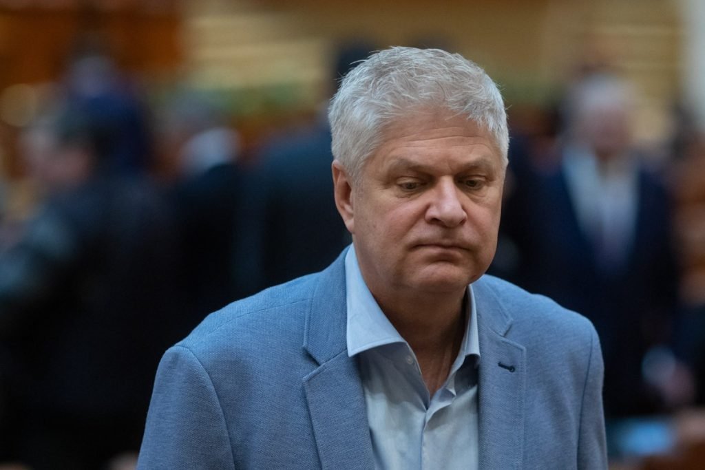 Înalta Curte de Casație și Justiție a decis luni respingerea recursului formulat de fostul primar al Sectorului 1, Daniel Tudorache, într-un dosar de trafic de influență, consolidând astfel condamnarea la trei ani de închisoare cu suspendare