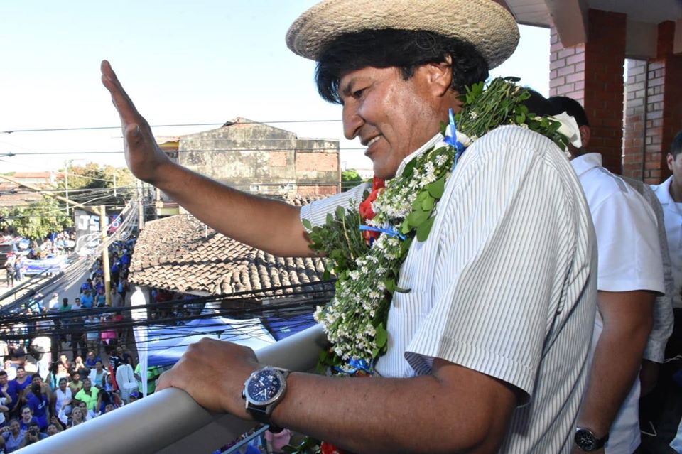 Evo Morales, fostul președinte al Boliviei, se află din nou în centrul atenției internaționale, după ce susținătorii săi au crescut nivelul de securitate în jurul său, temându-se de o eventuală arestare și extrădare în Statele Unite