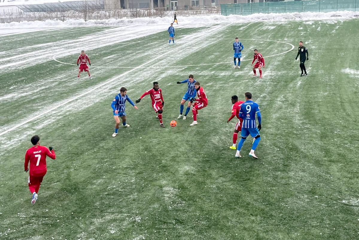 LIVE Farul - FC Botoșani, amical în zăpadă la Mogoșoaia