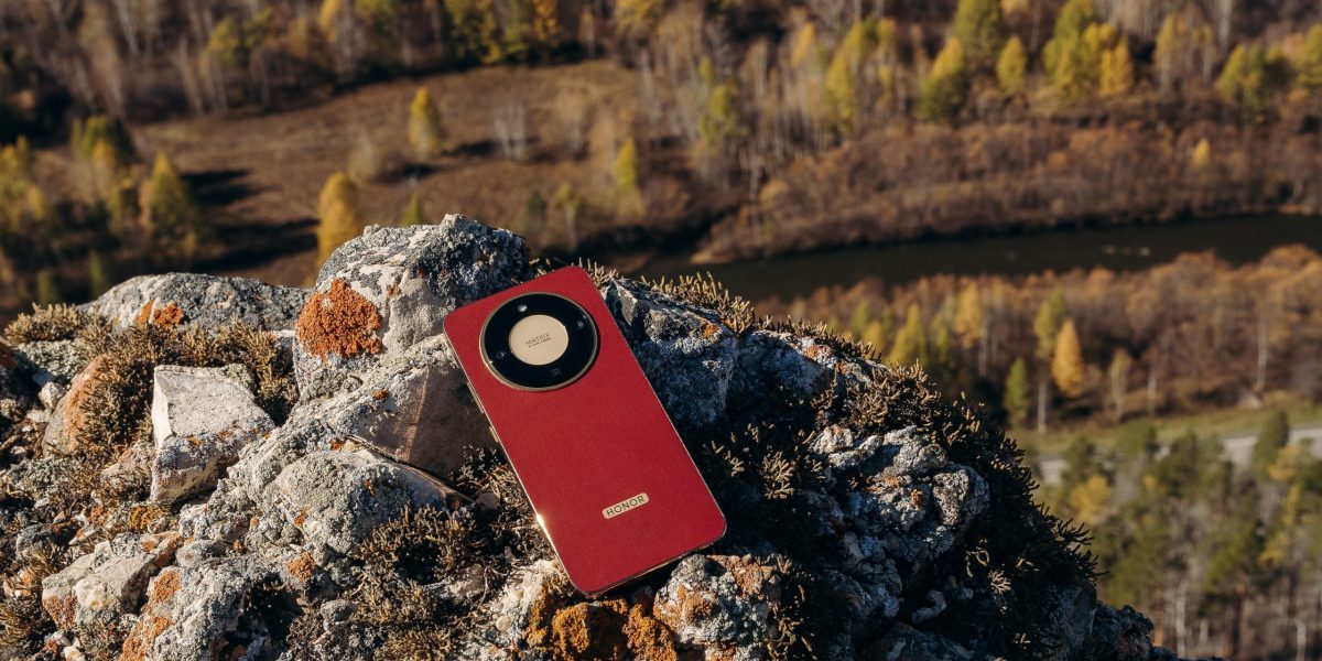 HONOR-Magic8-Lite_Reddish-Brown_2-scaled.jpg - StiriAlese