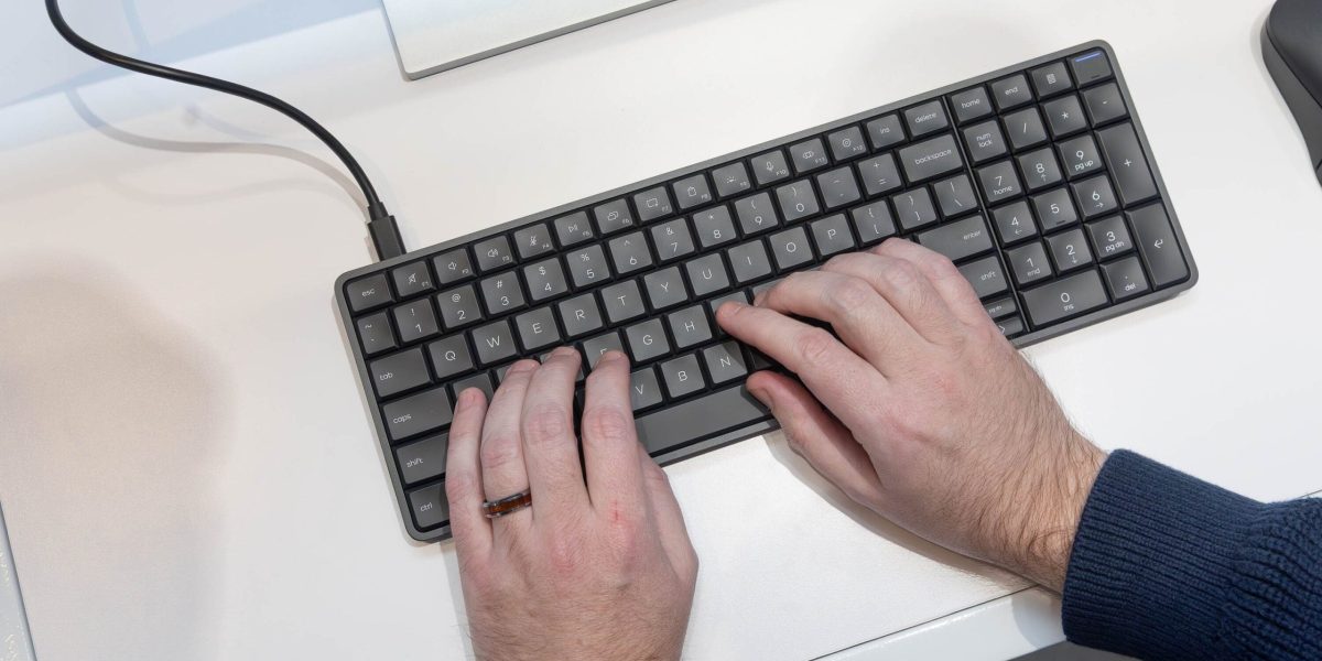 HP-EliteBoard-G1a-scaled.jpg - StiriAlese