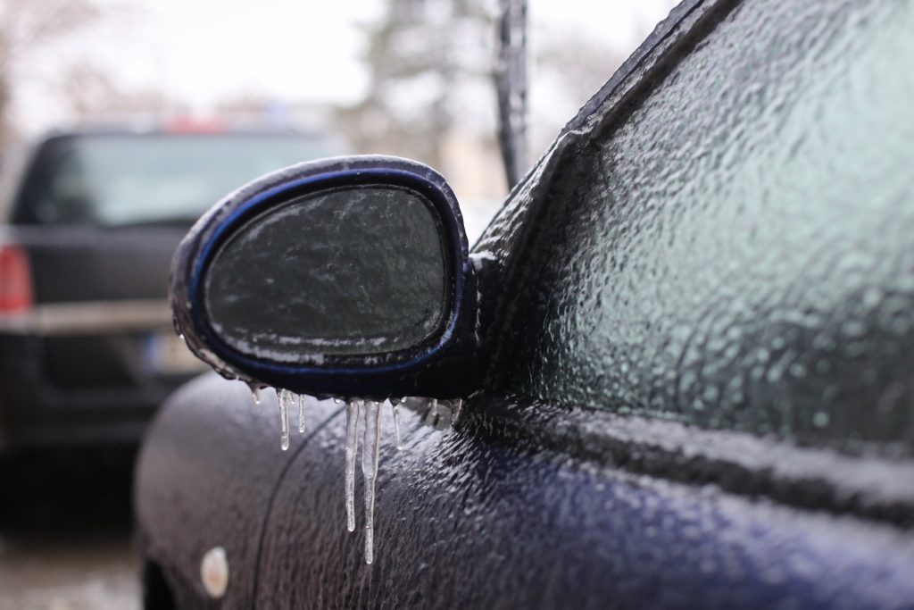 Capitala și mai multe județe din țară se află, sâmbătă dimineața, sub avertizare cod galben de ploi și polei, anunțat de Administratia Națională de Meteorologie (ANM)
