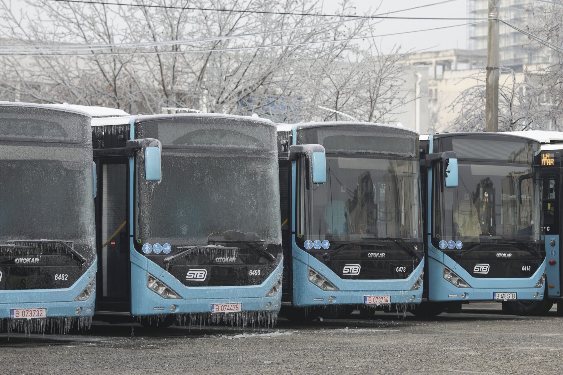 Criza de lichidități și deficitele de piese au transformat serviciul de transport public din București într-o adevărată zona de incertitudine, diferită radical față de o grevă obișnuită
