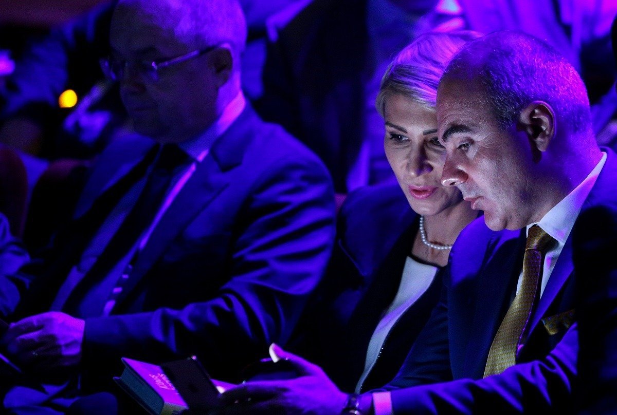 Război politic în jurul Ministerului Justiției: Raluca Turcan avertizează asupra riscurilor pierderii încrederii publice În contextul dezbaterilor acerbe și al scandalului legat de acuzațiile de plagiat care îl vizează pe actualul ministru al Justiției, Raluca Turcan, deputat PNL, atrage atenția asupra importanței păstrării unei încrederi solide în această instituție fundamentală a statului