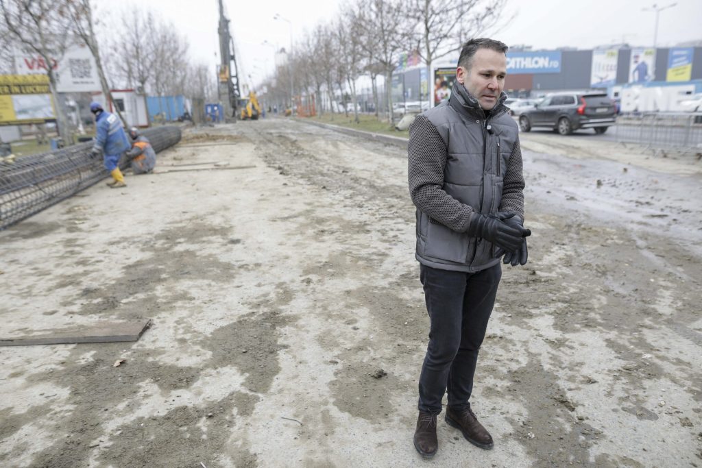 Primăria Sectorului 3 a lansat, cu numai câteva zile înainte de Crăciun, o licitațiepublică pentru un acord-cadru de reabilitare, modernizare și extindere a infrastructurii de mobilitate urbană durabilă, estimată la aproape 40 de milioane de euro