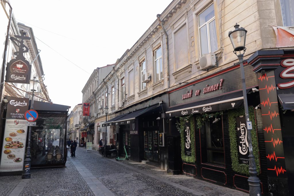 Primăria Capitalei face un pas semnificativ spre modernizarea sistemului de supraveghere în Centrul Istoric al Bucureștiului, pregătind implementarea unui nou sistem de monitorizare video cu tehnologii avansate, menite să sporească siguranța și să protejeze atât patrimoniul cultural, cât și locuitorii și turiștii zonei