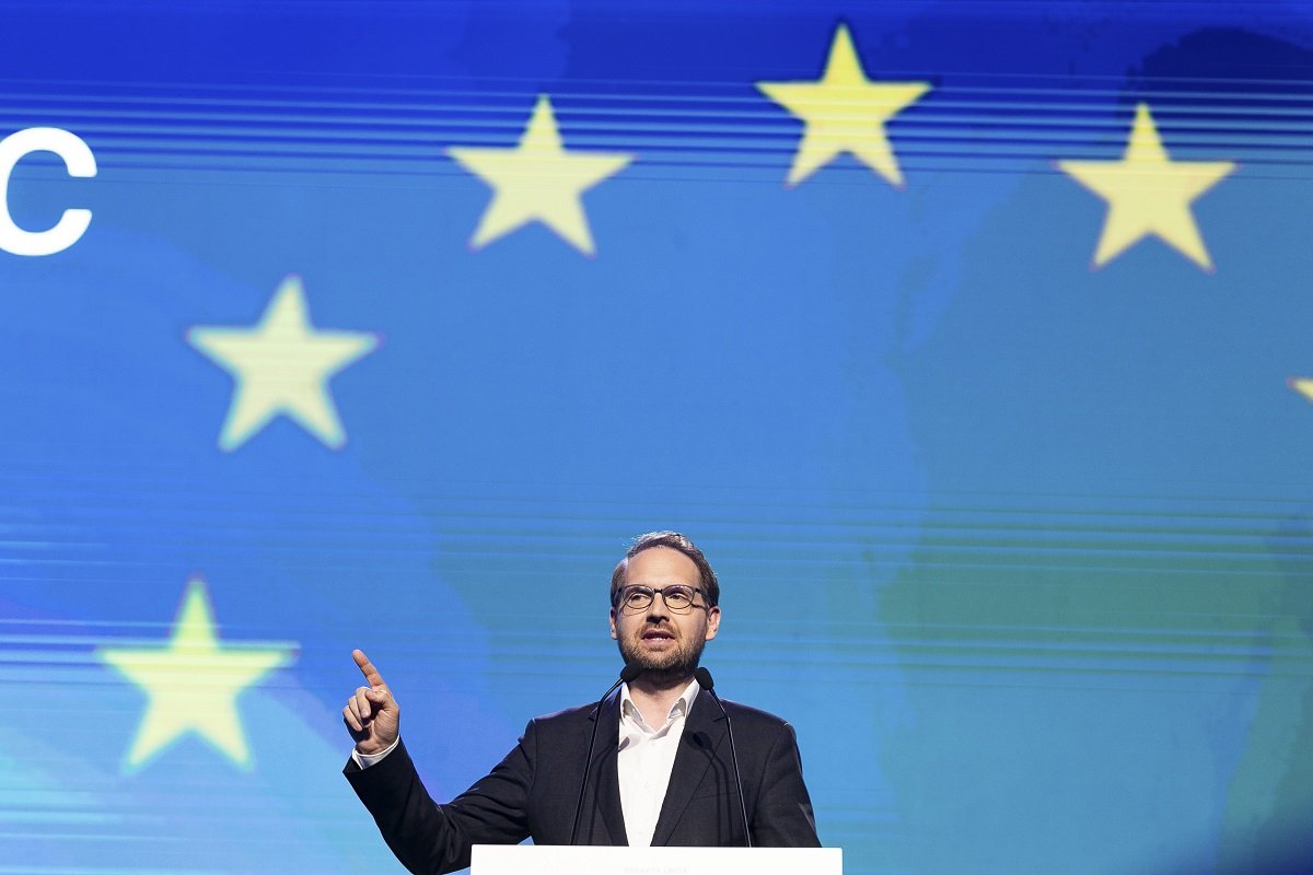 USRiștii vor să alinieze România într-un conflict diplomatic inedit privind Groenlanda Președintele USR, Dominic Fritz, a lansat recent un discurs care a ridicat semne de întrebare cu privire la poziția oficială a României în cazul unor intenții americane de a revendica sau de a acravi zona Groenlandei