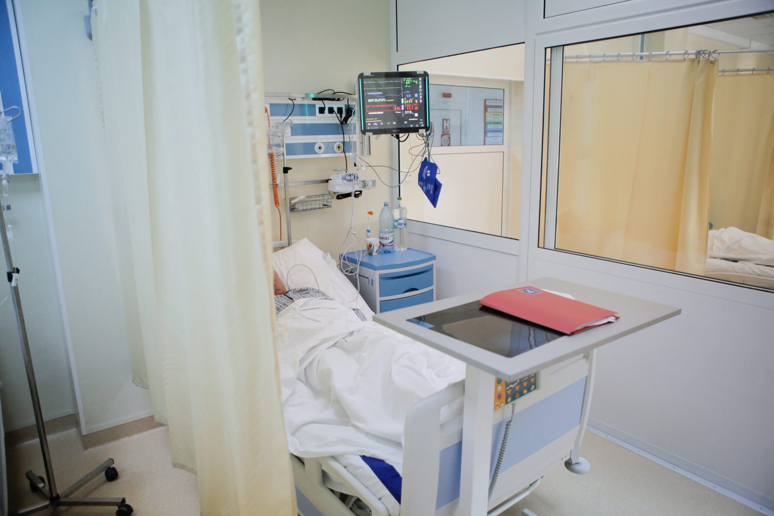 Bucureștiul se confruntă în aceste zile cu o criză dificilă în sectorul energetic și de încălzire, probleme care afectează în mod direct spitalele publice