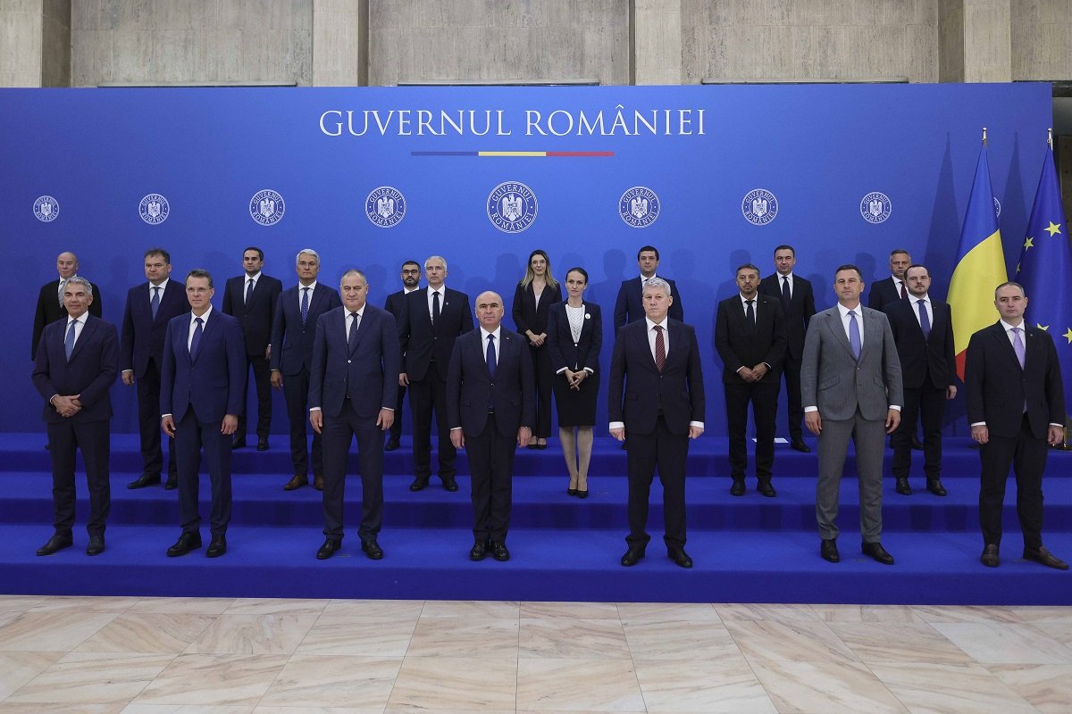 Primele șase luni de guvernare: doar două ministere au redus personalul, aparatul bugetar s-a subțiat cu sub 2%