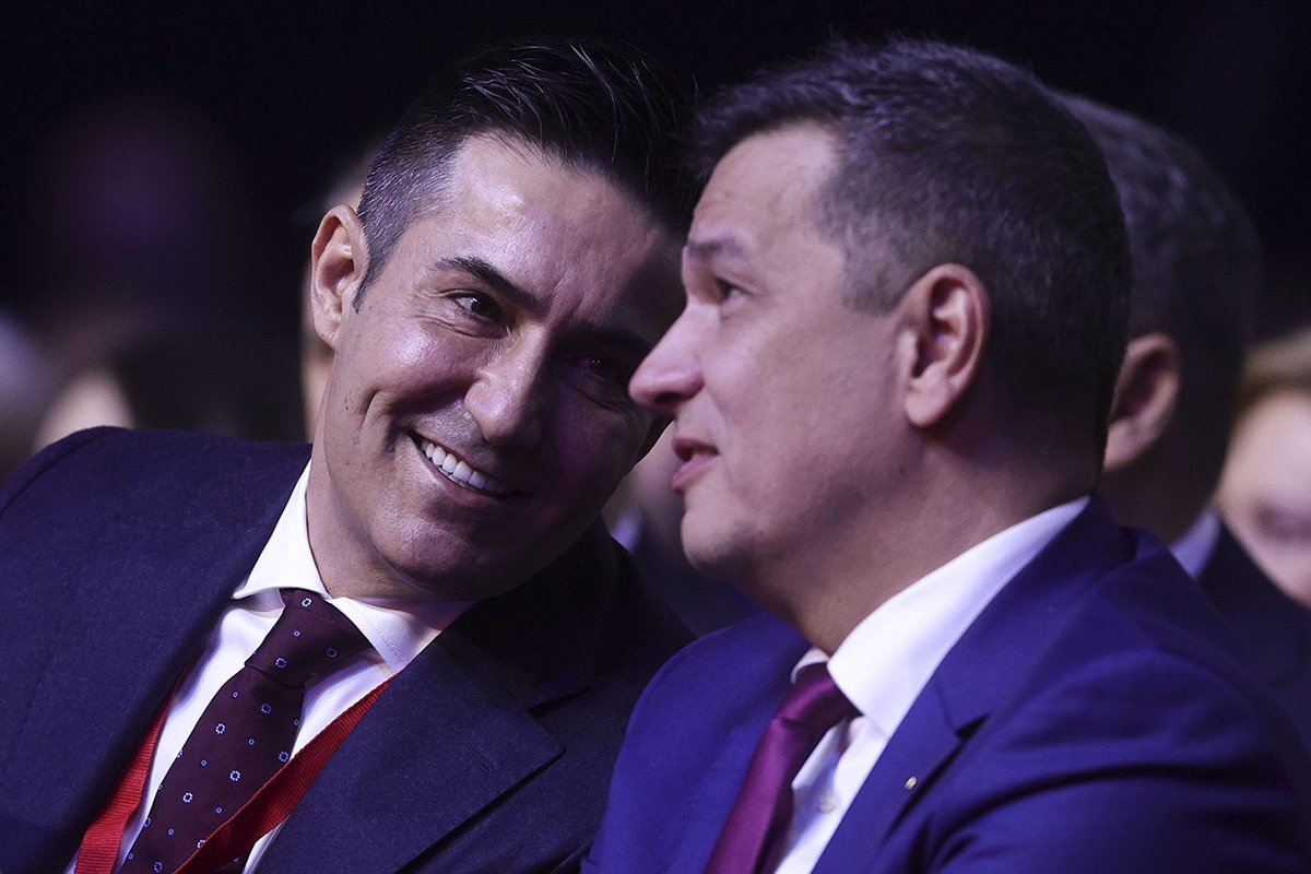 Guvernul Bolojan: decizie de ultimă oră în coaliție pentru asumare în Parlament Coaliția formată din PSD, PNL și USRPLUS a decis, în cadrul ultimei ședințe, ca Guvernul condus de Alin Bolojan să își asume răspunderea în fața Parlamentului pentru două proiecte de legi extrem de importante, care vor avea un impact semnificativ asupra administrației publice și a mediului economic românesc