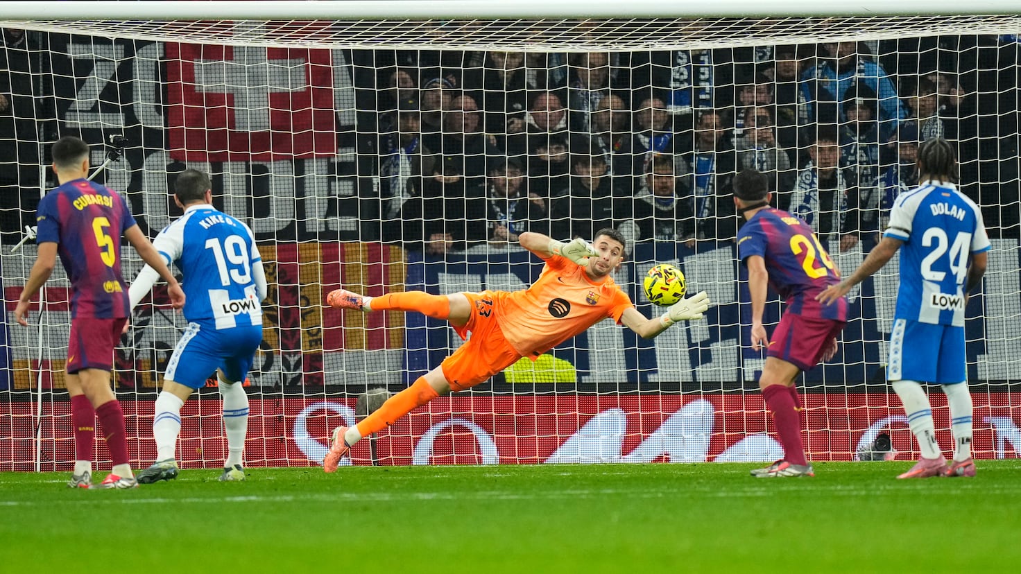 Joan García strălucește în derby-ul catalan: Barça învinge Espanyol cu 2-0 Barcelona a obținut o victorie importantă împotriva rivalei locale, Espanyol, în derby-ul din RCDE Stadium, unde scorul final a fost de 2-0
