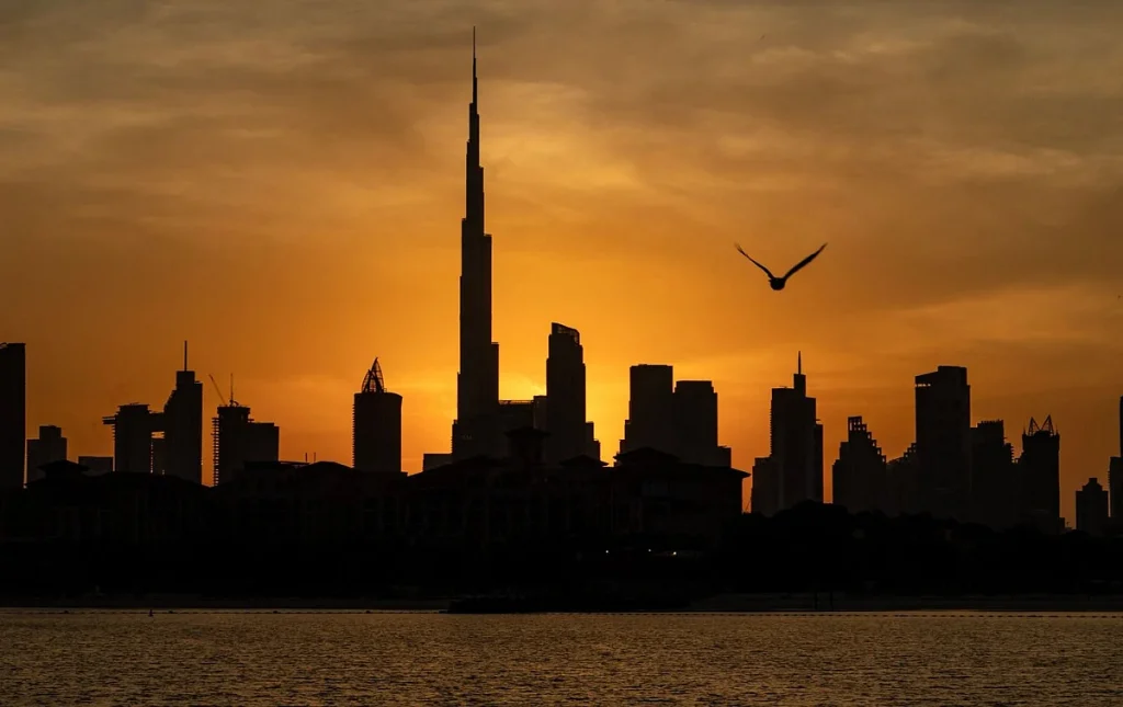Dubaiul, pregătit pentru un Revelion sold out: Hotelurile ating capacitate maximă Dubaiul se pregătește să întâmpine anul 2025 cu hoteluri pline ochi, aproape toate camerele cu vedere directă la spectacolele de artificii fiind deja rezervate