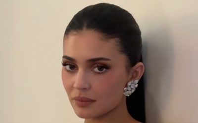 Kylie Jenner looks flawless in skintight silver gown at Golden Globes as fans rave her look is a ‘10 out of 10’