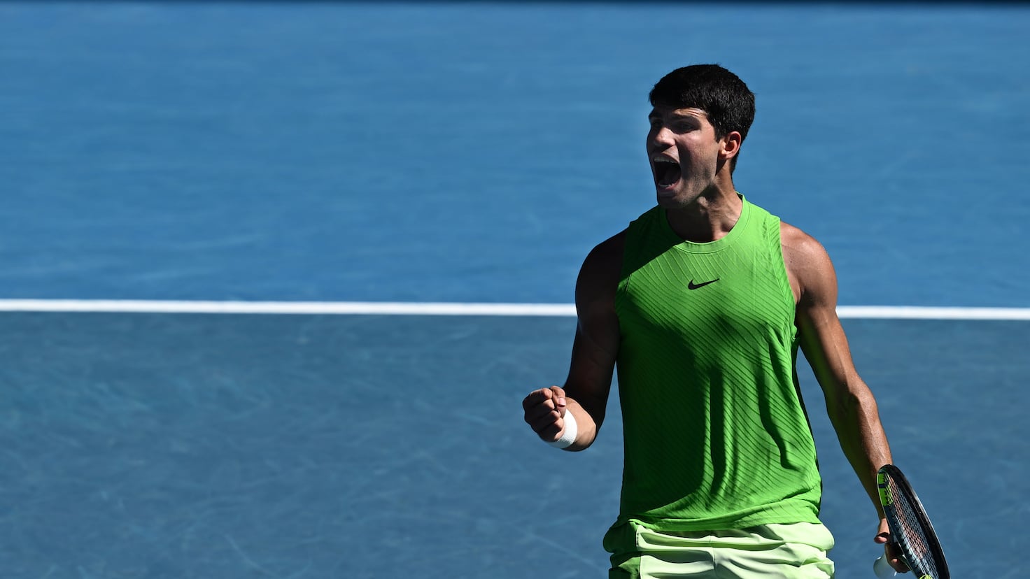 Alexander Zverev, tenismenul german aflat într-o formă de grație, a părăsit prematur terenul în timpul primului set al meciului său din Australian Open, din cauza unei neplăceri cu tensiunea cordajului rachetelor sale