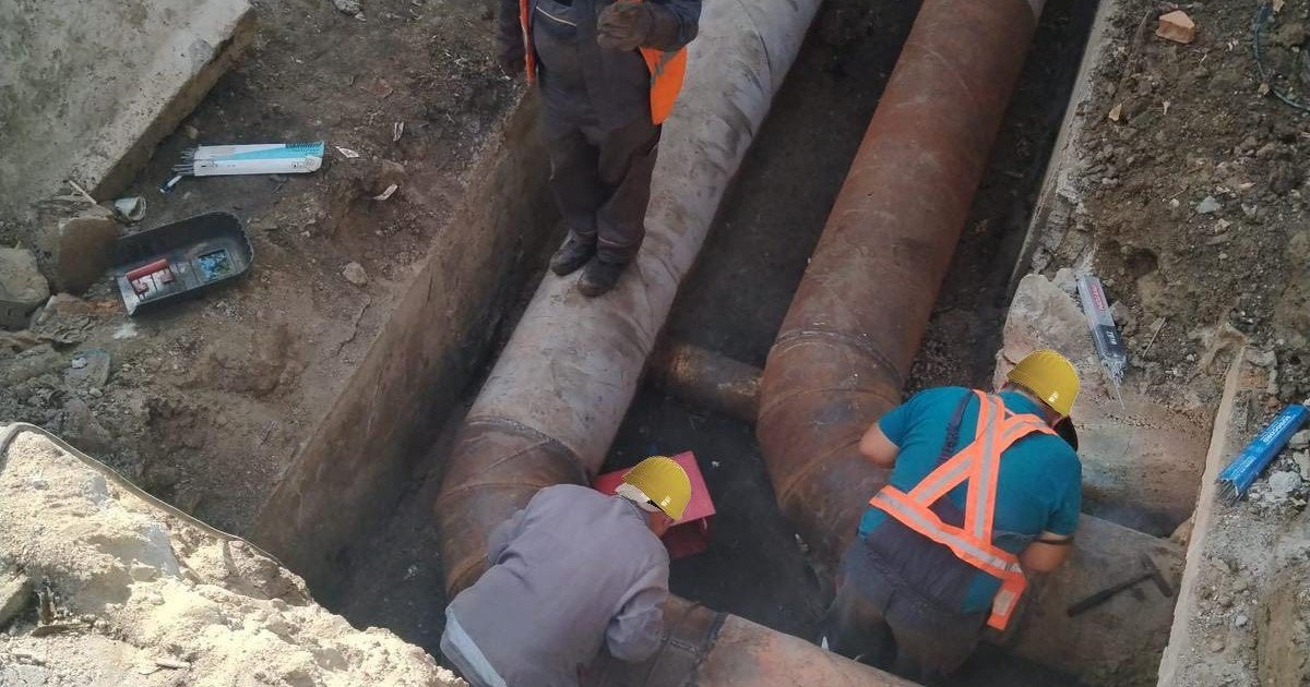 Avarie majoră la CET Sud: Mii de bucureșteni fără căldură în prag de iarnă Furnizarea agentului termic pentru încălzire și apă caldă este drastic afectată în sectoarele 2 și 3 din București, iar parțial în sectoarele 4 și 5, în urma unei avarii semnificative care a avut loc duminică dimineață la Centrala Electrică de Termoficare (CET) Sud – ELCEN