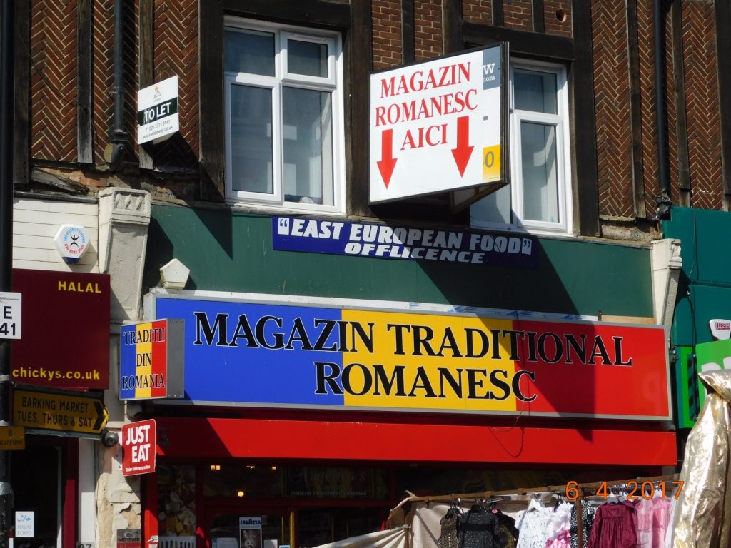 Peste 48.000 de migranți români și bulgari părăsesc Marea Britanie într-un singur an, o cifră care subliniază o tendință alarmantă de emigrare în creștere, pe fondul instabilității economice și sociale din Regat