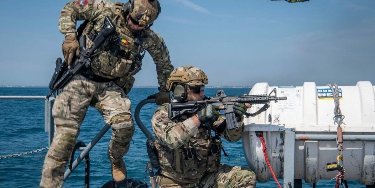 Militari-romani-Fortele-pentru-Operatii-Speciale-Exercitii-militare-e1666878717713.jpeg - StiriAlese