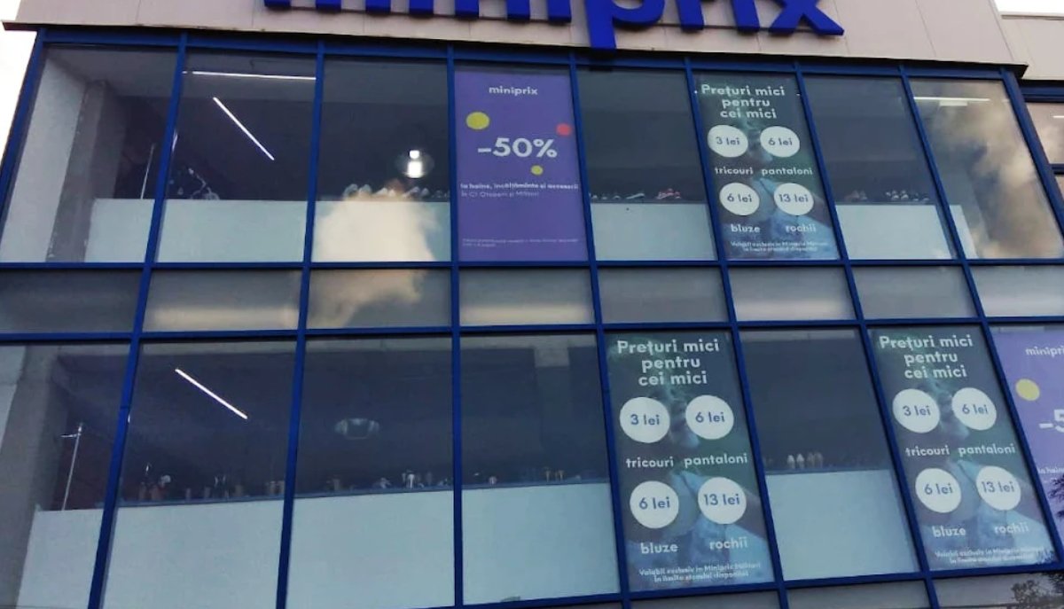 Miniprix Militari și-a anunțat oficial închiderea după 19 ani de activitate în cartierul Militari din București, o decizie care marchează sfârșitul unei epoci pentru retailerul cunoscut pentru moda la prețuri accesibile