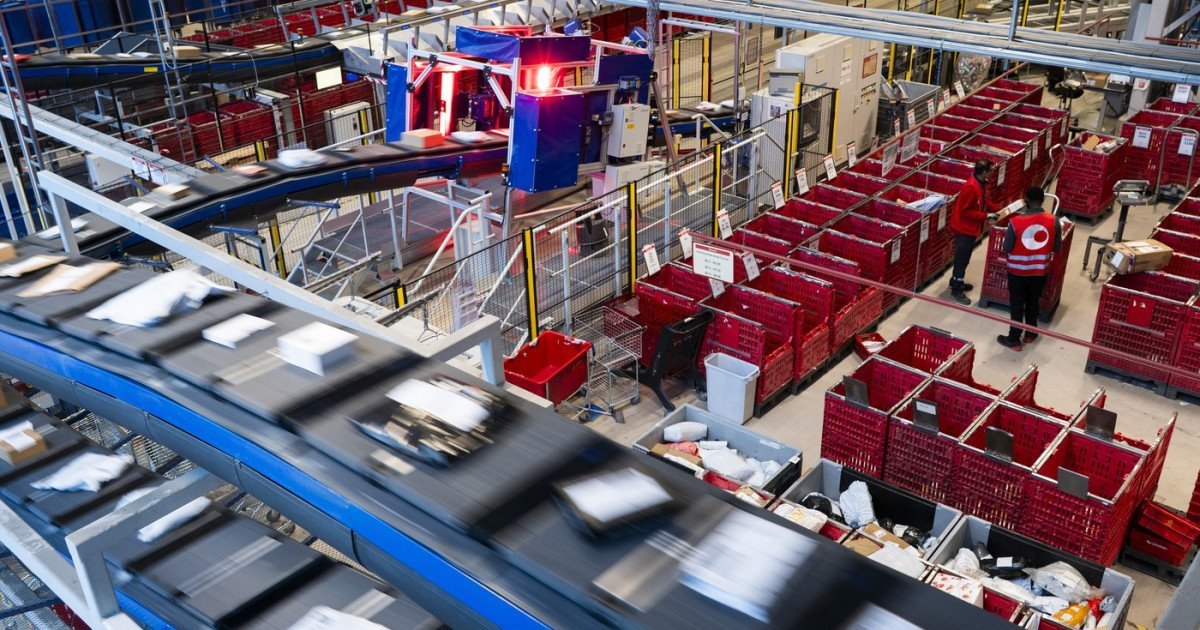 Mii de norvegieni уведомati despre posibile rechiziții de bunuri în caz de război Mii de proprietari de imobile din Norvegia au primit recent scrisori oficiale din partea armatei, informându-i că bunurile lor ar putea fi rechiziționate în situații de conflict armat