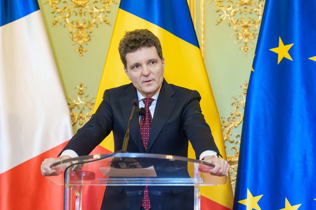 Președintele României, Klaus Iohannis, a venit sâmbătă, 24 ianuarie, într-o vizită neașteptată la Focșani, pentru a marca cele 160 de ani de existență ai Colegiului Național „Unirea”