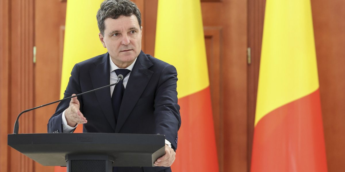 NmU2ZGY0NTQ0NDRiYWM2MDFhY2EzZmUzMzZiNDM.thumb_.jpg - StiriAlese