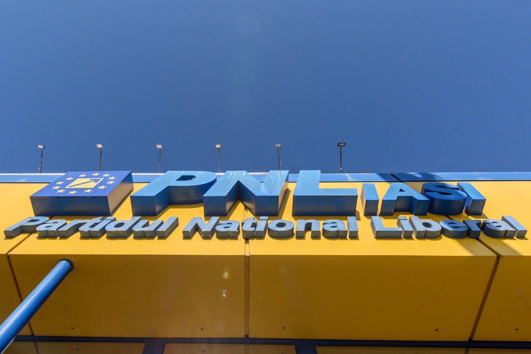 BDP al PNL Iași, manifest al divergențelor administrative și strategice Prima ședință a Biroului Politic Județean al PNL Iași din acest an a adus în prim-plan nu doar angajamente formale, ci și semnale clare ale unei crize de direcție în rândul partidului