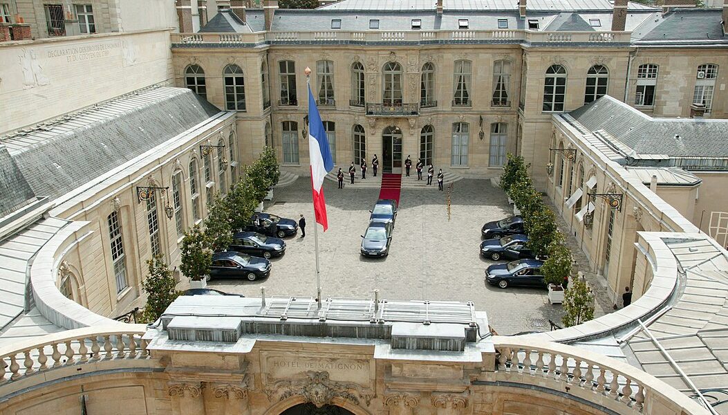 Palatul-Matignon-sediu-guvern-Franta.jpg - StiriAlese