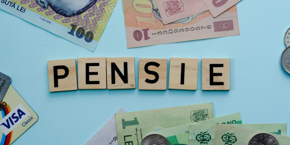 Câți români primesc pensii speciale